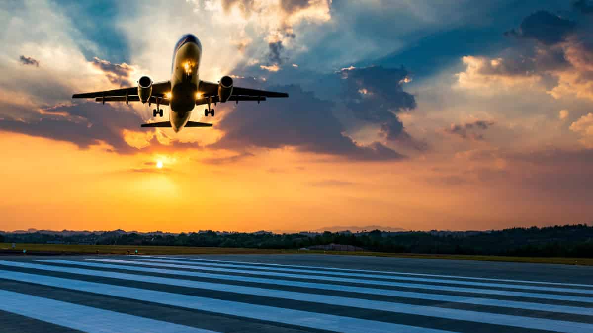 Airplane Landing Hl