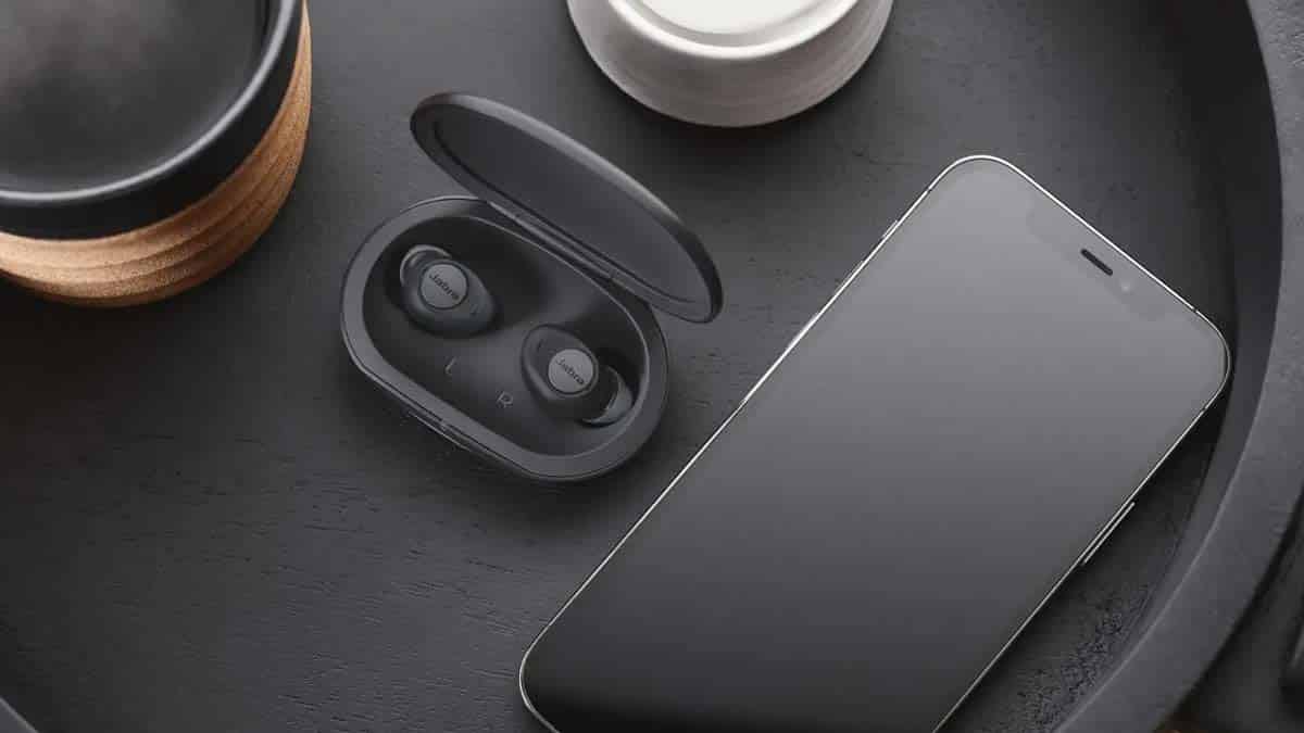Jabra Enhance Plus earbud.