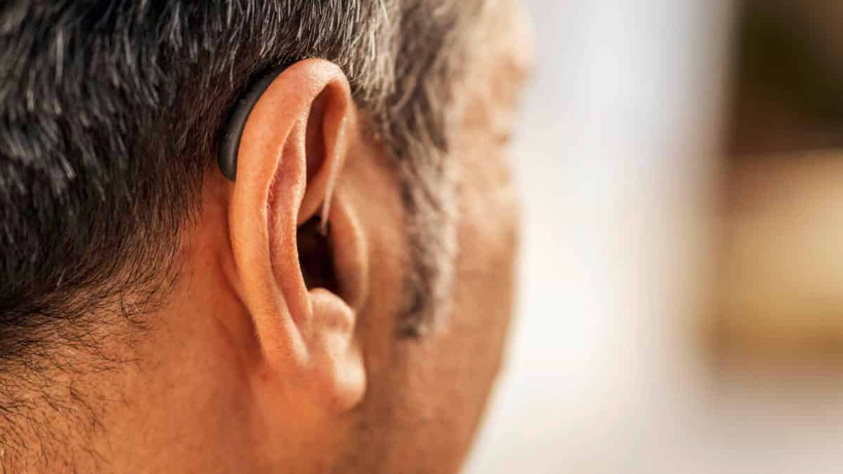 Rexton Reach Ric On Man S Ear