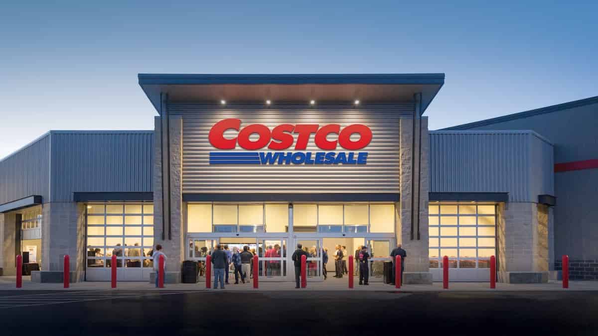 Costco has initiated a pilot program in about 100 stores for the SoundGear AMP hearing aid, which is made by Starkey.